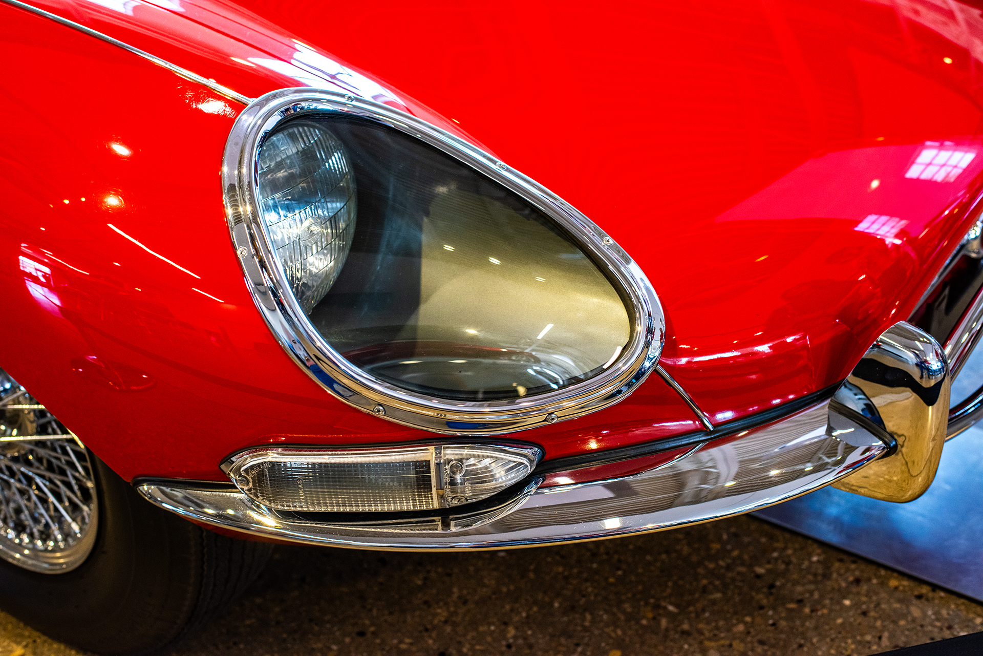Jaguar E Type 4.2 Series 1  headlight